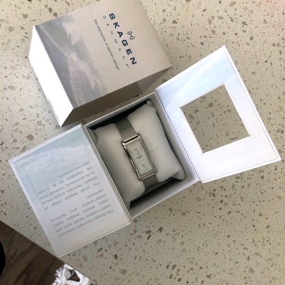 Skagen Accessories - Timeless Skagen timepiece